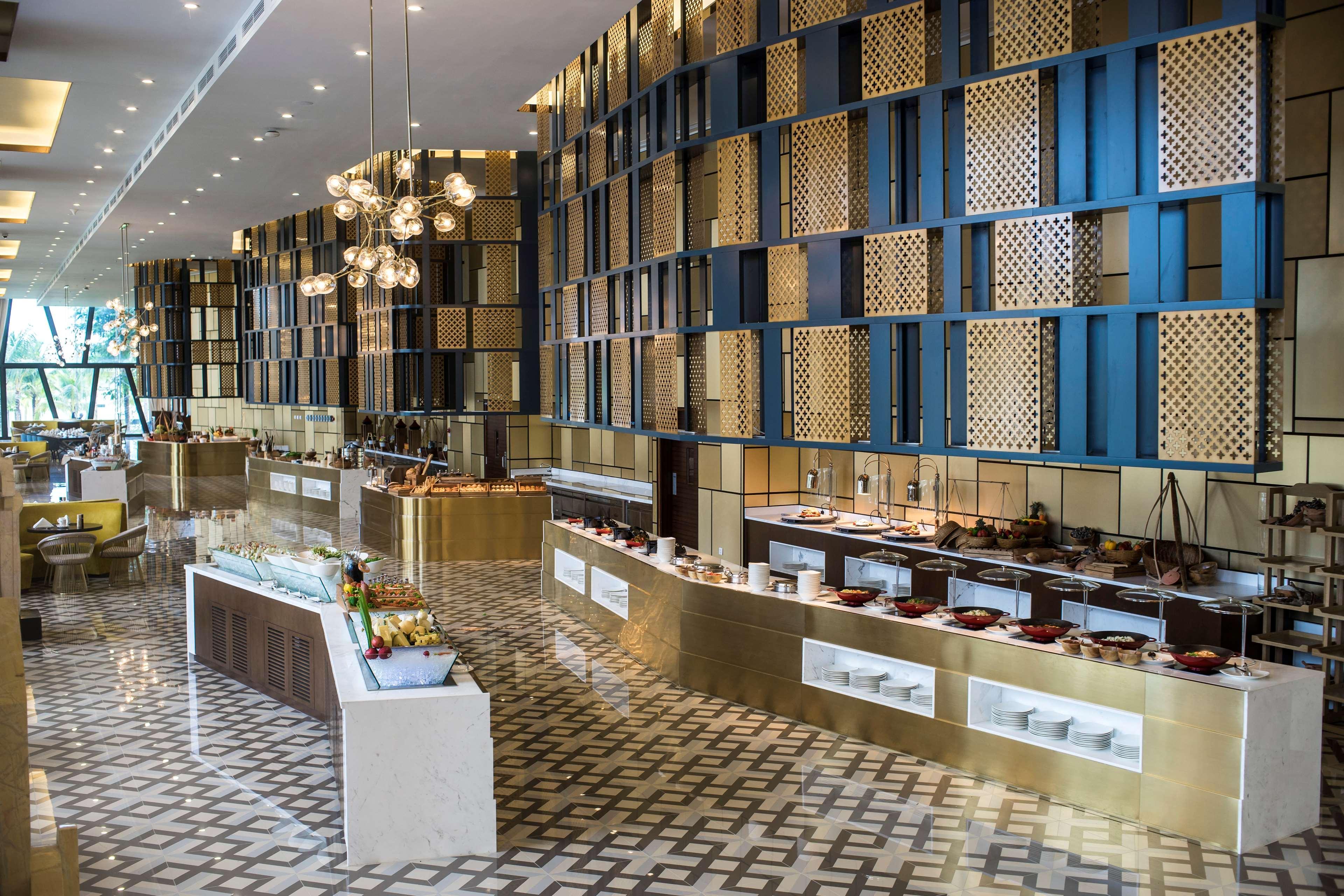 Radisson Blu Resort Фукуок Екстер'єр фото The buffet at the hotel