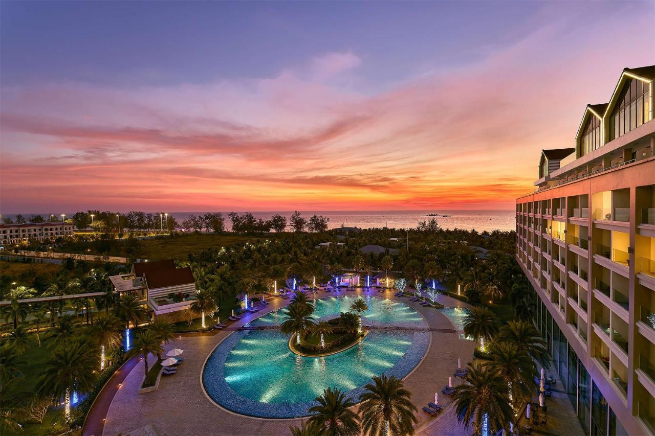 Radisson Blu Resort Фукуок Екстер'єр фото The Royal Paradise Hotel & Spa