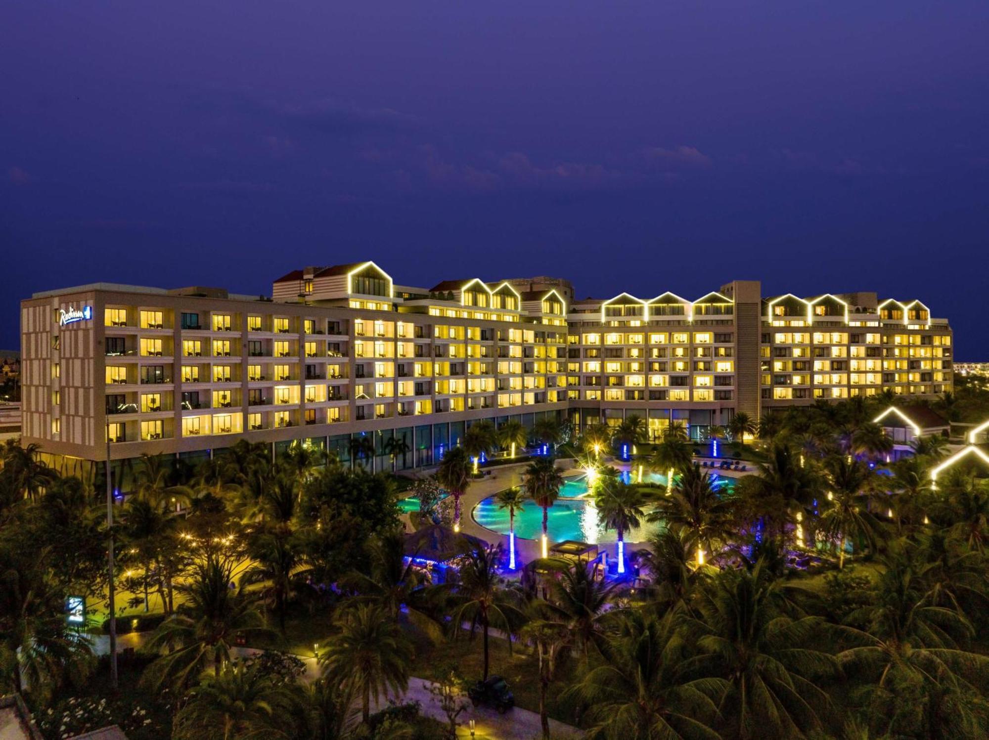 Radisson Blu Resort Фукуок Екстер'єр фото Hilton Phuket Resort & Spa
